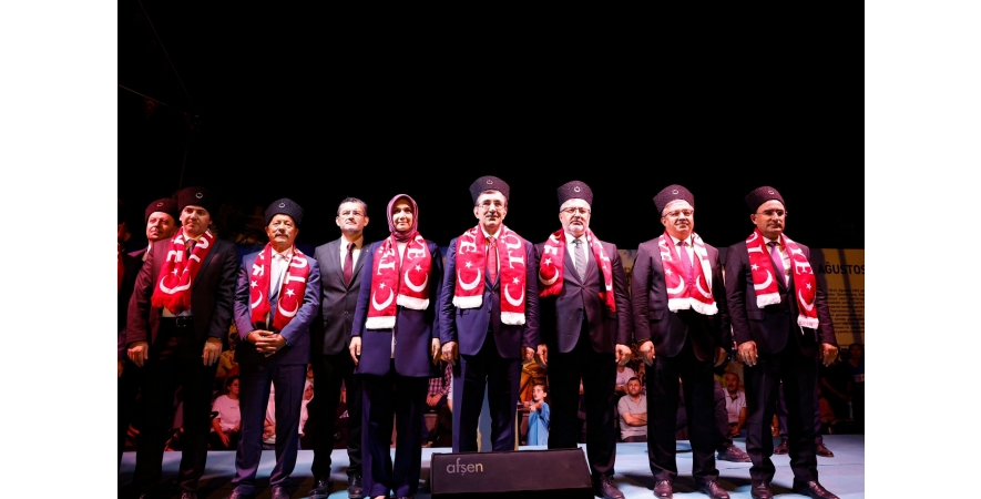 Büyük Taarruz'un 101.Yılı Açılış Programı Kadim İlçemiz,Zafer Meşalesinin Yakıldığı Topraklar Olan Şuhut'ta On Binlerce Misafirlerimizin Katılımlarıyla Gerçekleşti.Programa Cumhurbaşkanı Yardımcımız Cevdet Yılmaz'da Katıldı.