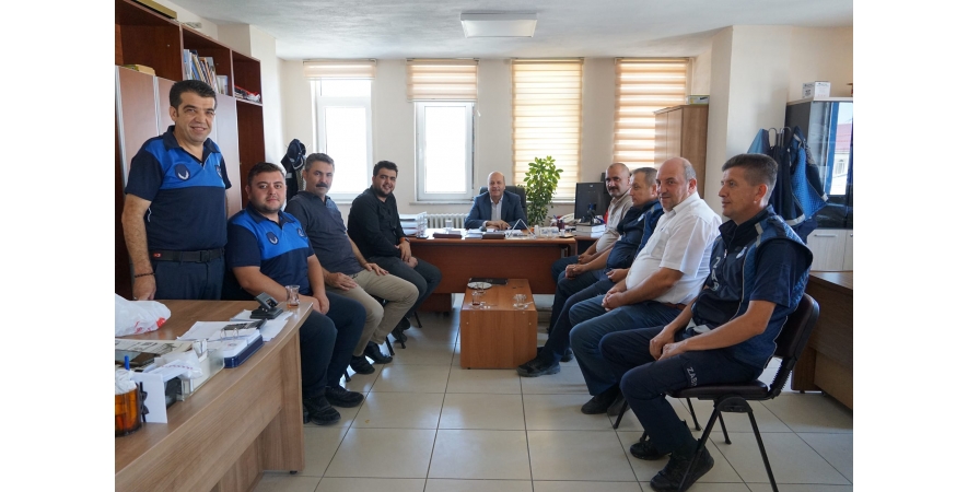 Başkan Bozkurt; Zabıta Haftası münasebetiyle Şuhut'umuza hizmet yolunda birlikte mesai yaptığımız zabıta teşkilatımızla bir araya geldi.