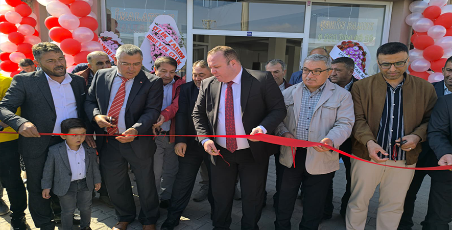 BAŞKAN ÖZAŞKIN MOBİLYA MAĞAZASI AÇILIŞINA KATILDI