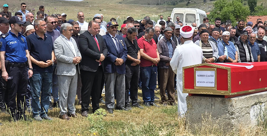BAŞKAN ÖZAŞKIN, KIBRIS GAZİSİ AYTEKİN'İN CENAZE TÖRENİNE KATILDI
